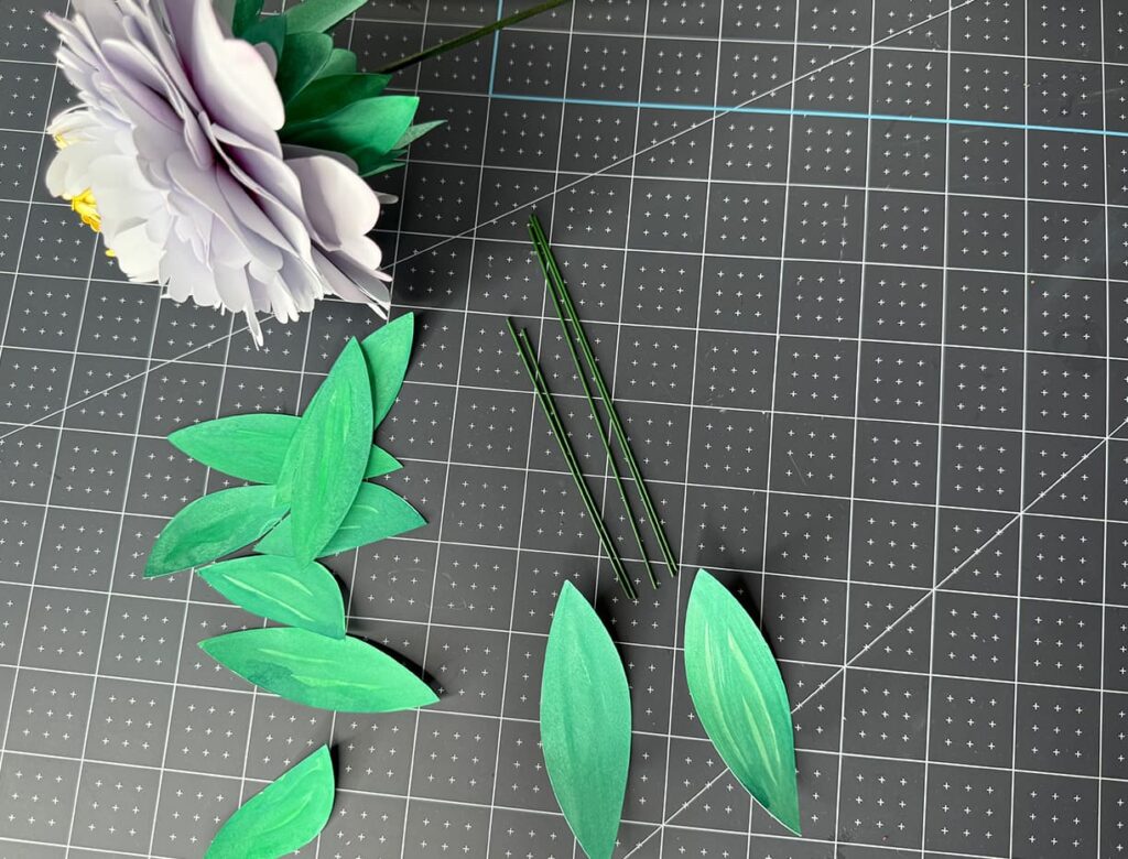 How to make Peony Flower Leaves step 1